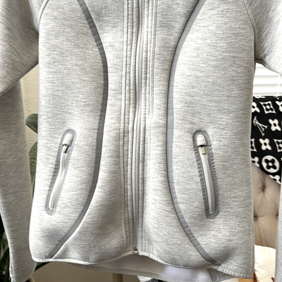 ATHLETA FUSE SCUBA JACKET Full Zip Hoodie Size XS (Fit up to S) Retail 118.00 - Picture 5 of 9
